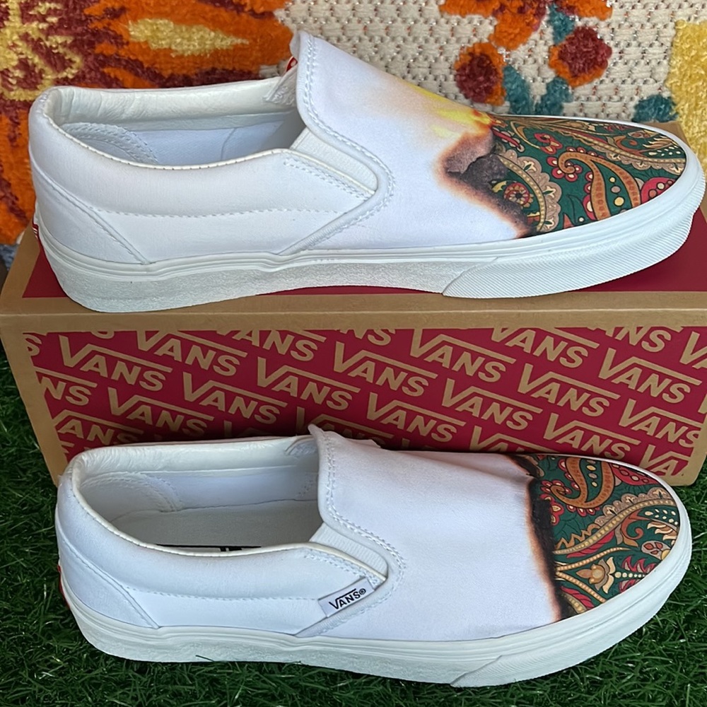 Vans Classic Slip On Big Reveal True White/Paisley Men’s sneakers - Picture 3 of 16